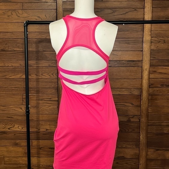 Fabletics, medium pink, stretchy, sheer parts cut outs, chest support - Picture 2 of 5